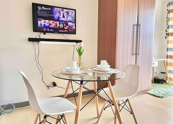 Holiday home Luxury Bgc Near Venice Mall #vlra22e