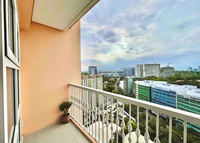 Holiday home Luxury Bgc Near Venice Mall #vlra22e