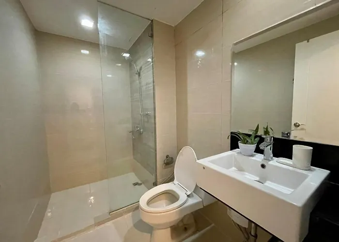 Holiday home Luxury Bgc Near Venice Mall #vlra22e